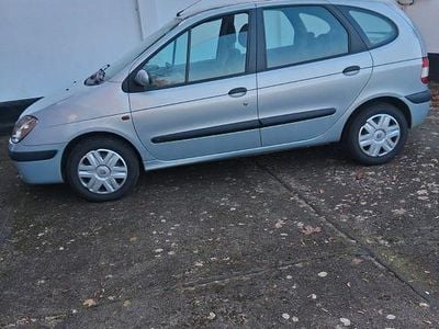 Grau Gebraucht 2003 Renault Mégane II Authentique Limousine | 2.500 € (Fairer Preis)