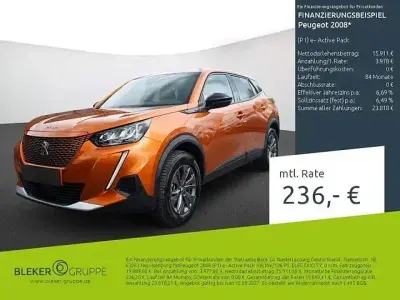 Gebraucht Peugeot e-2008 Active 100 kW (136 PS) 2023 Orange SUV