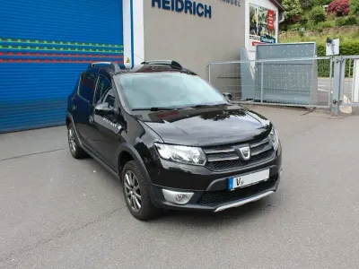 Gebraucht Dacia Sandero Stepway 90 PS (66 kW) 2016 Schwarz Limousine