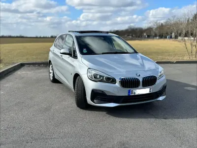 Gebraucht BMW 225 iPerformance 224 PS (164 kW) 2018 Silber Van / Kleinbus