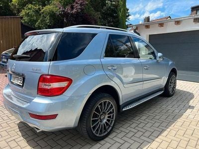 Blau Gebraucht 2011 Mercedes ML350 Edition SUV | 13.950 € (Fairer Preis)