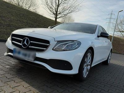 Weiß Gebraucht 2017 Mercedes E200 Avantgarde Limousine | 21.900 € (Fairer Preis)