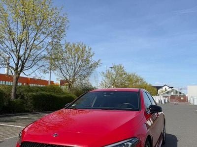 Gebraucht Mercedes A180 AMG line 116 PS (85 kW) 2019 Rot Limousine