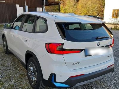 Gebraucht BMW iX1 230 kW (313 PS) 2023 Weiß SUV
