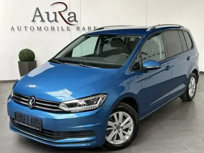 Gebraucht VW Touran Comfortline 150 PS (110 kW) 2023 Carribean blue Van / Kleinbus