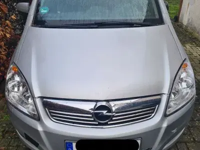 Gebraucht Opel Zafira Edition 140 PS (102 kW) 2009 Silber Van / Kleinbus