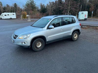 Silber Gebraucht 2010 VW Tiguan Track & Field SUV | 7.650 €