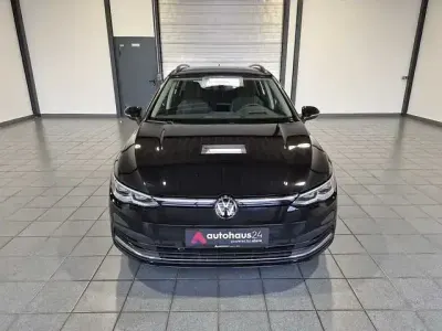 Gebraucht VW Golf VIII Style 150 PS (110 kW) 2024 Schwarz Limousine