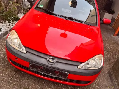 Używany Opel Corsa 75 KM (55 kW) 2002 Czerwony Hatchback