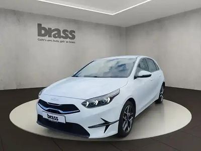 Usado Kia Ceed Spirit 160 HP (117 kW) 2023 Branco Citadino