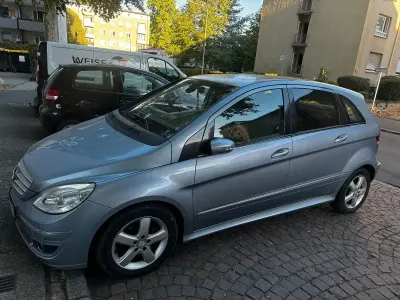 Gebraucht Mercedes B180 109 PS (80 kW) 2005 Silber Van / Kleinbus
