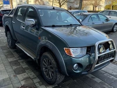 Gebraucht Mitsubishi L200 Invite 136 PS (100 kW) 2007 Grün Abholung
