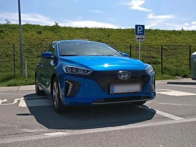 Gebraucht Hyundai Ioniq Premium 88 kW (120 PS) 2018 Blau Kleinwagen