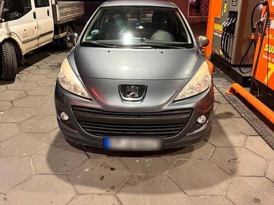 Grau Gebraucht 2011 Peugeot 207 Coupé | 1.700 € (Superpreis)