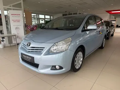 Gebraucht Toyota Verso Life 147 PS (108 kW) 2010 Blau Van / Kleinbus