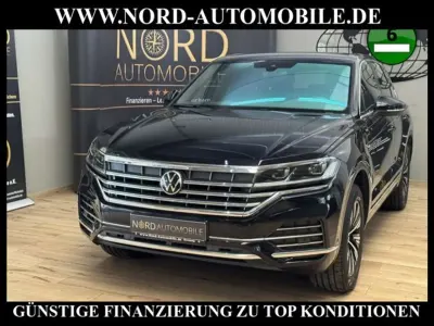 Gebraucht VW Touareg Elegance 231 PS (169 kW) 2022 Deep black perleffek SUV