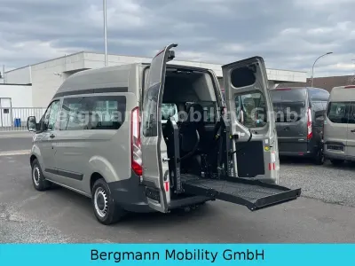 Gebraucht Ford Transit 131 PS (96 kW) 2018 Silber Van