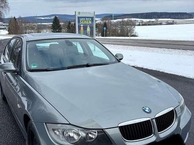 Blau Gebraucht 2007 BMW 318 Limousine | 4.100 € (Fairer Preis)