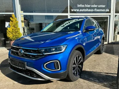 Second-hand VW T-Roc Style 150 CP (110 kW) 2023 Albastru SUV