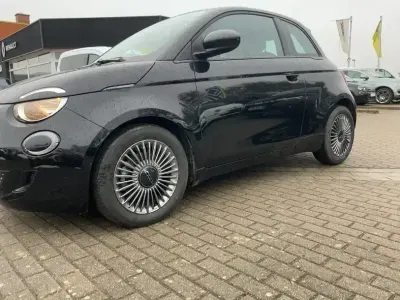 Usata Fiat 500e 86 kW (118 CV) 2022 Nero Utilitaria