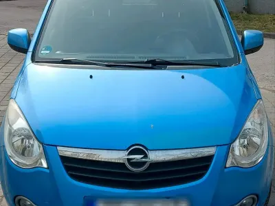 Używany Opel Agila 94 KM (69 kW) 2011 Niebieski Hatchback