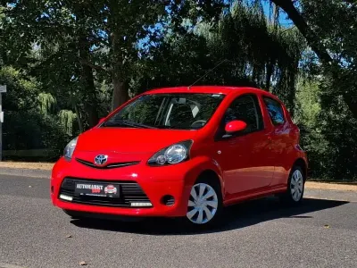 Gebraucht Toyota Aygo Cool 68 PS (50 kW) 2012 Rot Kleinwagen