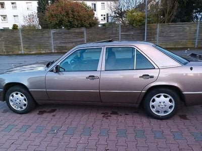 Usata Mercedes 300 146 CV (107 kW) 1991 Marrone Berlina