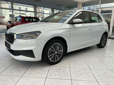 Weiß Gebraucht 2022 Skoda Fabia Tour Limousine | 15.490 € (Etwas zu teuer)