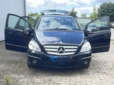 Gebraucht Mercedes B180 109 PS (80 kW) 2010 Schwarz Van / Kleinbus