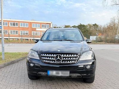 Gebraucht Mercedes ML320 224 PS (164 kW) 2009 Schwarz SUV