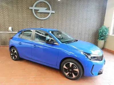 Usata Opel Corsa-e Edition 100 kW (136 CV) 2023 Blu Utilitaria