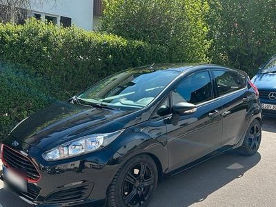 Usata Ford Fiesta 86 CV (63 kW) 2015 Nero Utilitaria