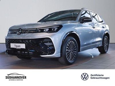 Gebraucht VW Tiguan R-line 150 PS (110 kW) 2025 Oyster silver metallic SUV