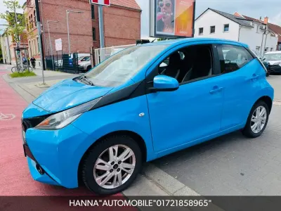 Brugt Toyota Aygo X-play 69 HK (50 kW) 2016 Blå Hatchback
