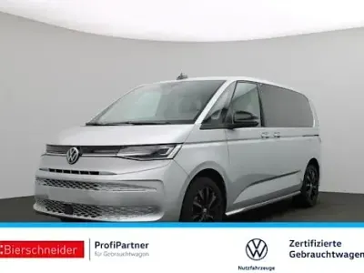Gebraucht VW Multivan Life 150 PS (110 kW) 2024 Silber Van / Kleinbus