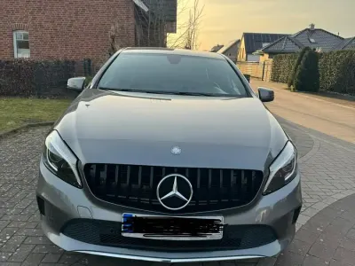 Gebraucht Mercedes A160 103 PS (75 kW) 2016 Grau Limousine