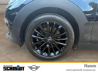 Gebraucht Mini Cooper Clubman 136 PS (100 kW) 2020 Midnight black metallic Kombi