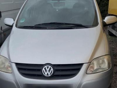 Silber Gebraucht 2005 VW Fox Kleinwagen | 650 € (Guter Preis)