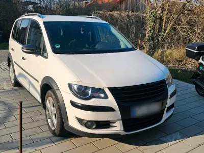 Używany VW Touran 170 KM (125 kW) 2007 Biały Minivan