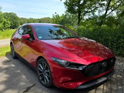 Gebraucht Mazda 3 122 PS (89 kW) 2019 Rot Limousine