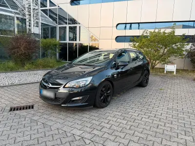 Gebraucht Opel Astra 165 PS (121 kW) 2014 Schwarz Kombi