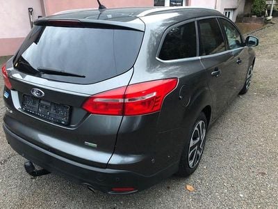 Grau Gebraucht 2016 Ford Focus Titanium Limousine | 10.400 € (Etwas zu teuer)