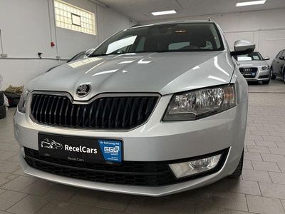 Silber Gebraucht 2015 Skoda Octavia Ambition Kombi | 9.900 € (Fairer Preis)