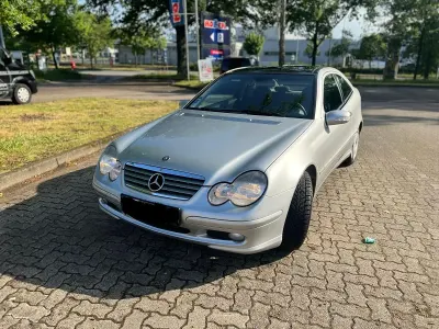 Gebraucht Mercedes C180 143 PS (105 kW) 2003 Silber Coupé