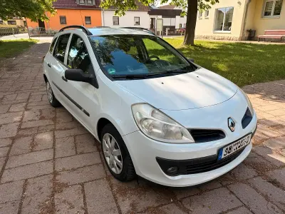 Gebraucht Renault Clio GrandTour Authentique 75 PS (55 kW) 2008 Weiß Kombi