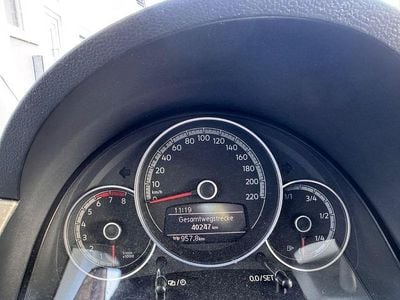 Second-hand VW up! high up! 60 CP (44 kW) 2017 Alb Hatchback