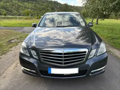 Gebraucht Mercedes E220 Avantgarde 170 PS (125 kW) 2011 Grau Limousine