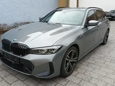 Gebraucht BMW 330 M Sport 245 PS (180 kW) 2025 Grau Kombi