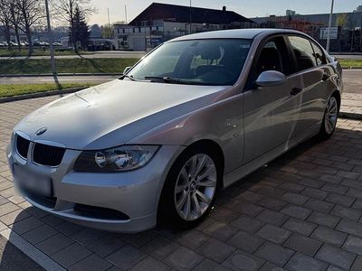 Gebraucht BMW 318 139 PS (102 kW) 2006 Silber Limousine