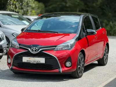 Gebraucht Toyota Yaris Style 99 PS (72 kW) 2016 Rot Kleinwagen